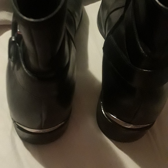 boots - Picture 1 of 3